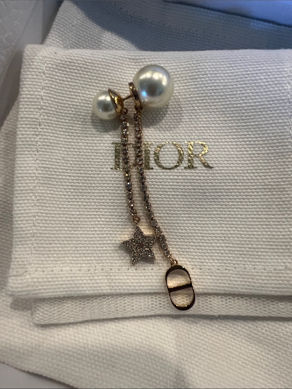 Dior Pearl and Gold Star Drop Earrings - Picture 4 of 6